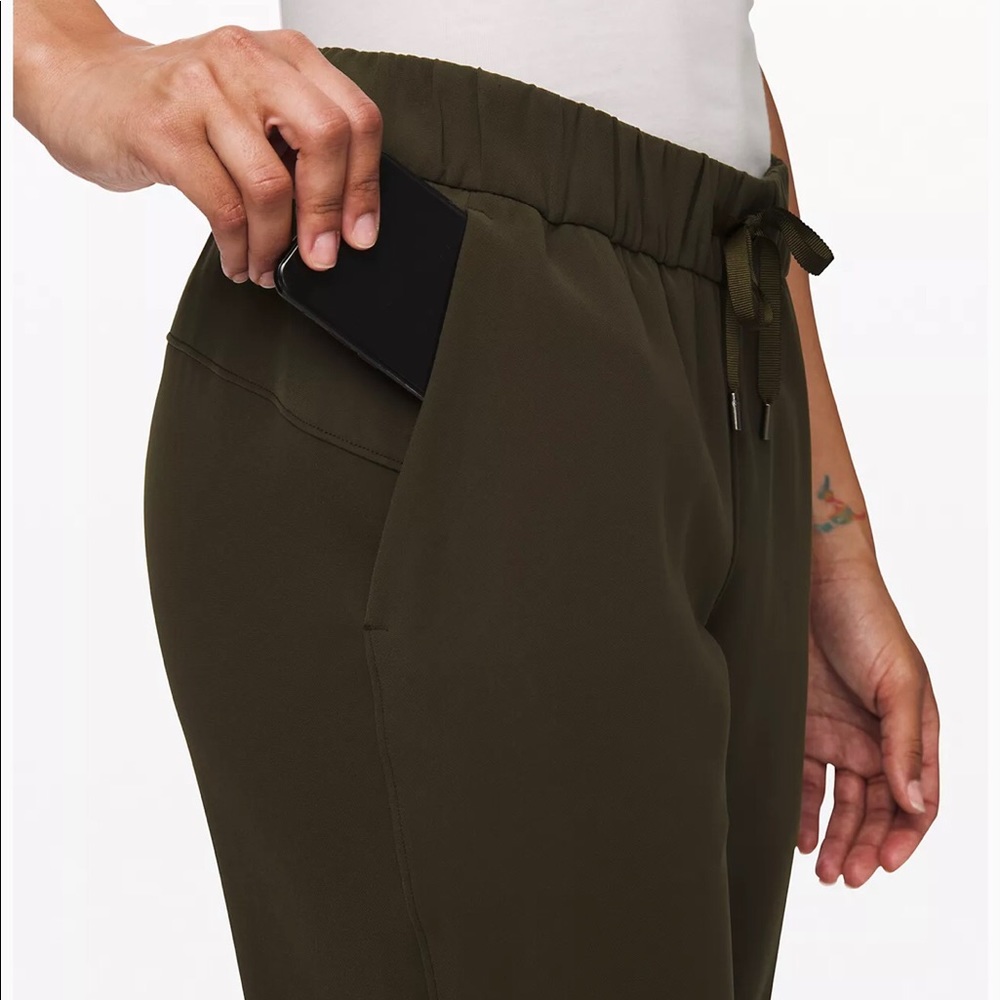 On the Fly Jogger *Woven